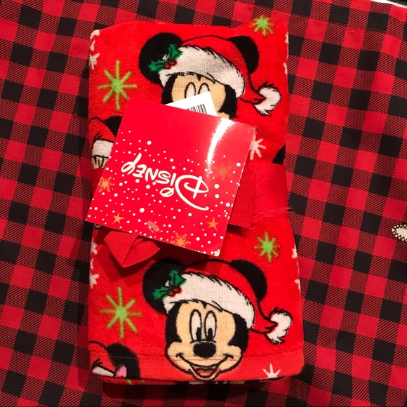 Two Santa Mickey Mouse red Christmas hand Towels - Picture 5 of 7